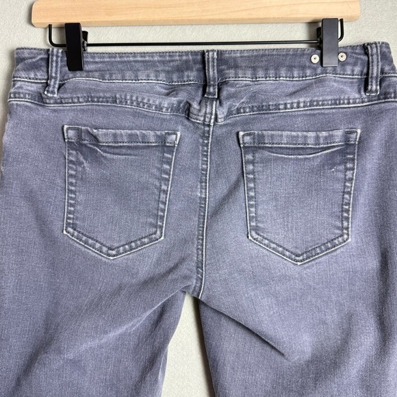 Cabi Women’s Slim Boyfriend Mid-Rise Gray Jeans size 4 Style#3191 - Picture 5 of 13
